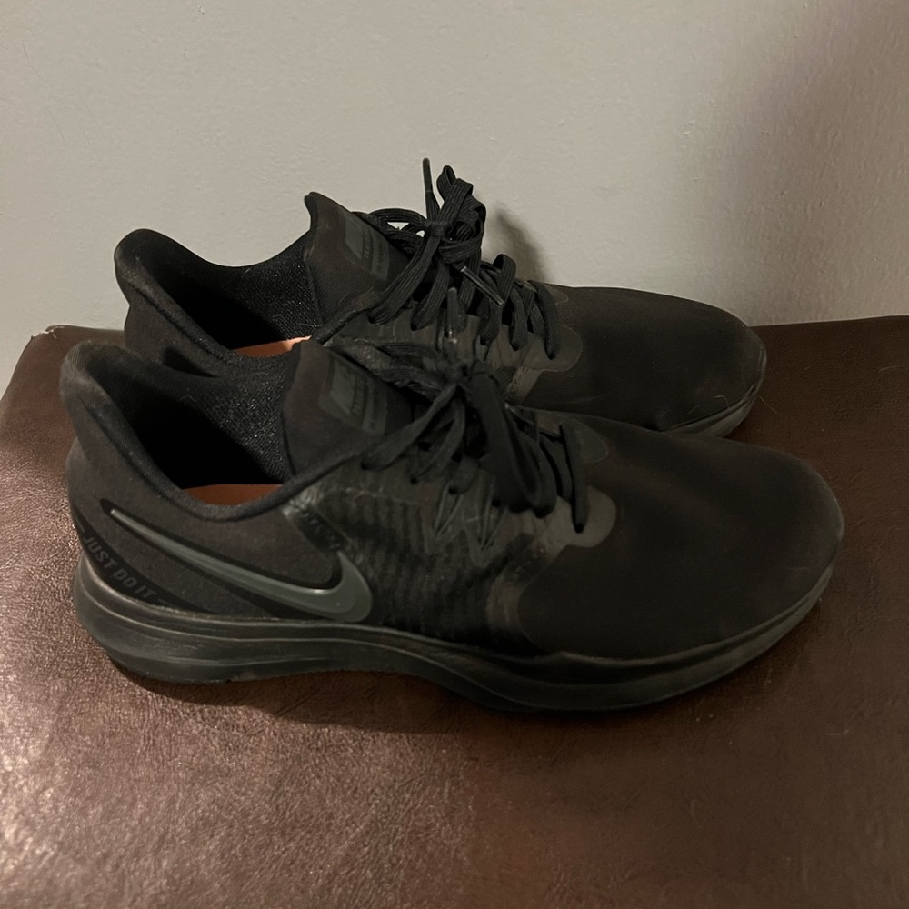Nike TR8 Sneakers